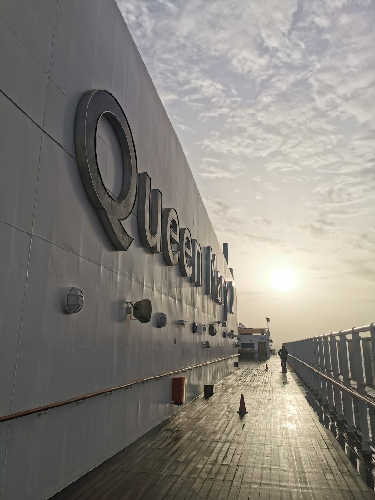 Tägliche Reinigung der Planken