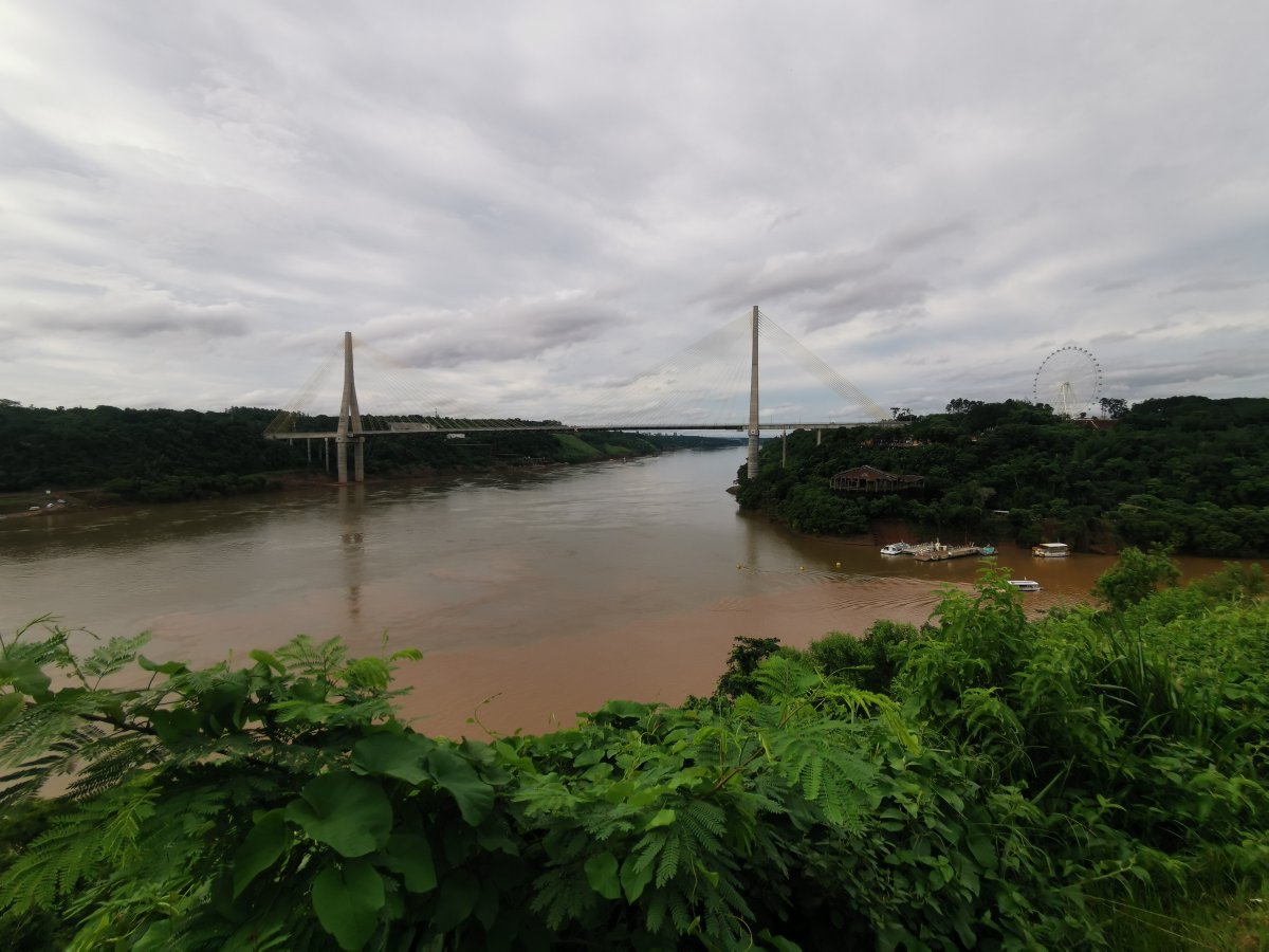 Mündung des Río Iguazú in den Río Paraná 