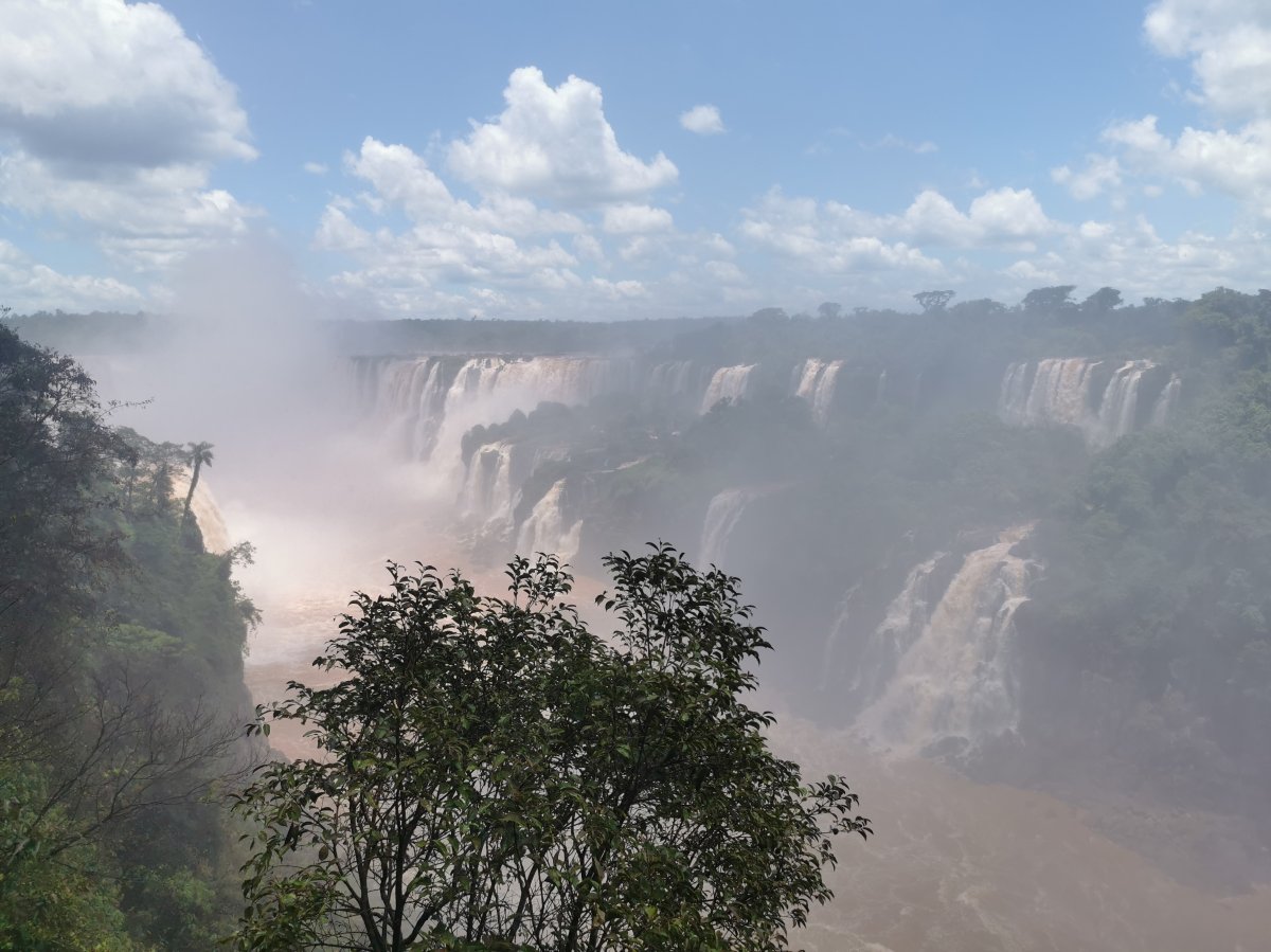 Brasilianische Seite mit viel Sprühnebel