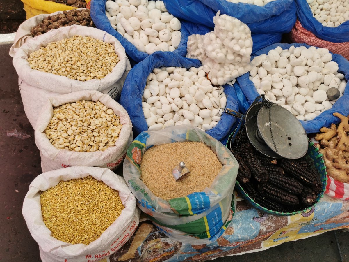 Getrocknete Kartoffeln und Getreide